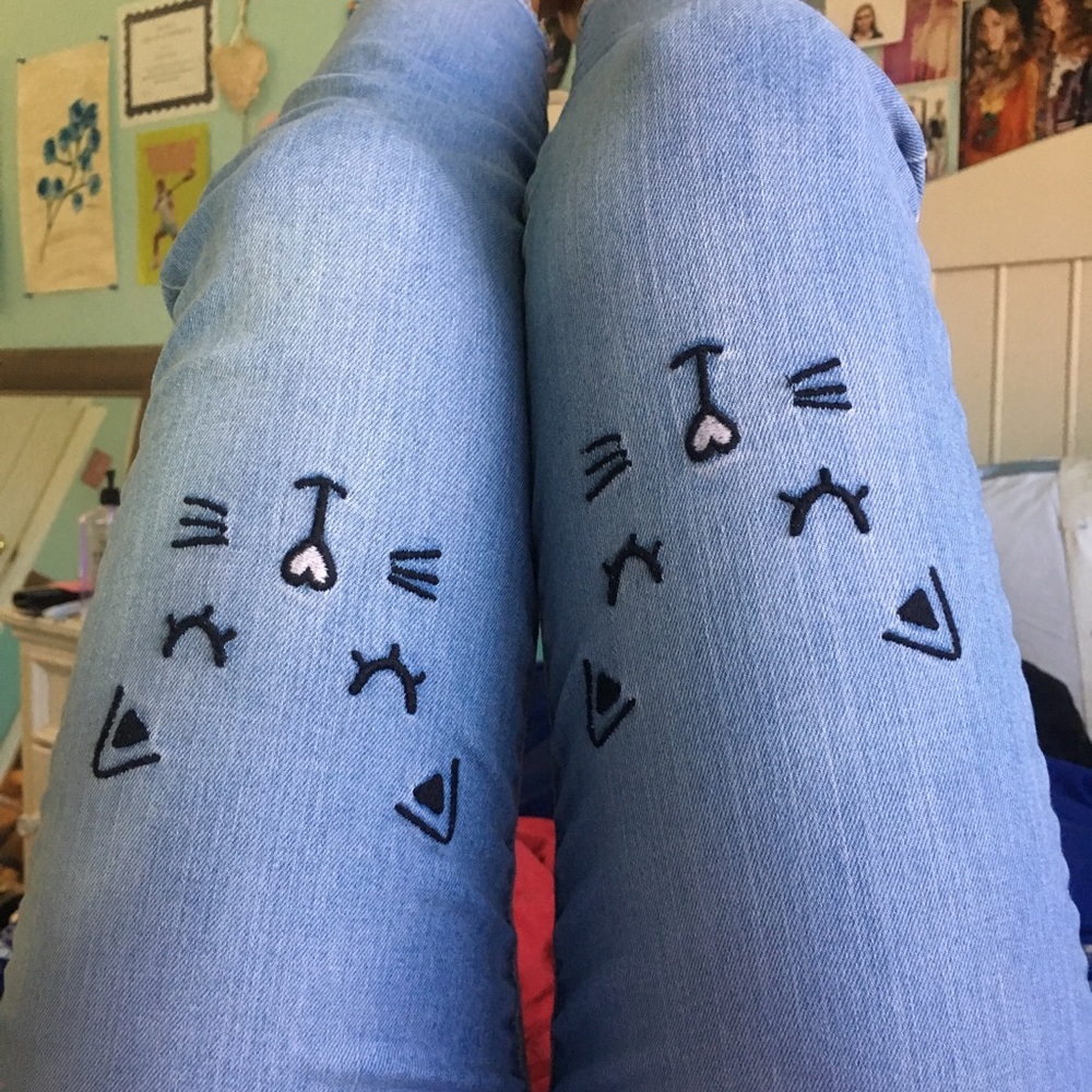🐱Adorable kitten Embroidered jeans🐱